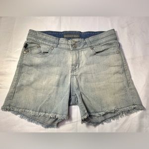 Women’s Rock & Republic raw edge denim shorts size 8